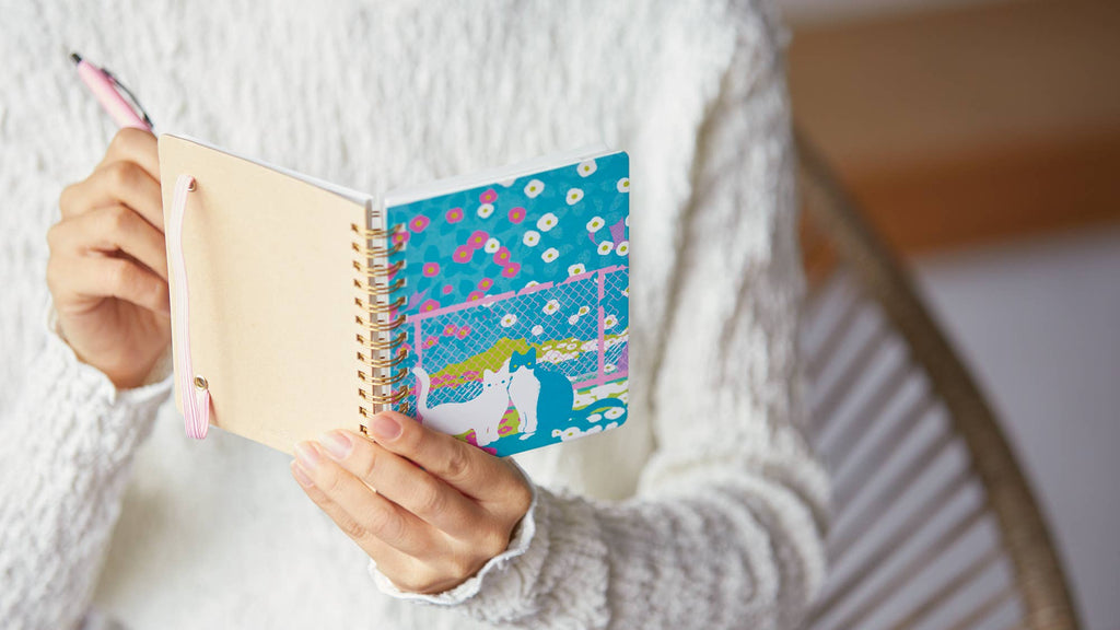 HITOTOKI NOTE Ring Notebook -Comic size-